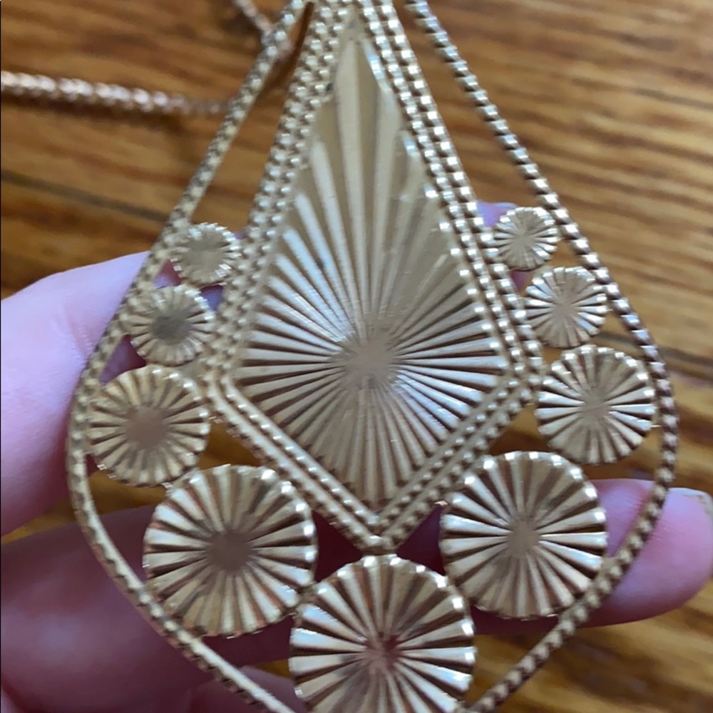 Decorative necklace - Picture 4 of 4